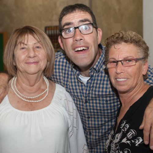 יקיר הקריה - תשע