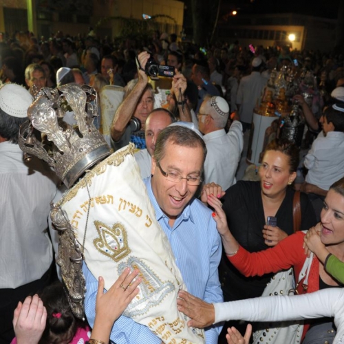 הקפות שמחת תורה