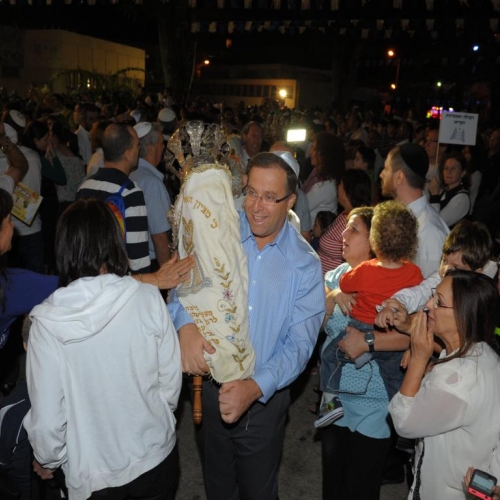 הקפות שמחת תורה