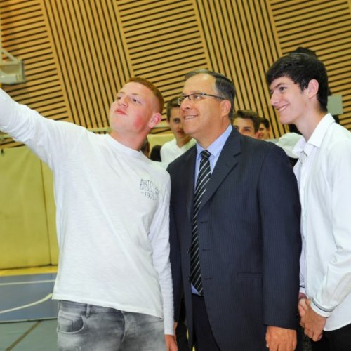 טקס יום הזיכרון לשואה ולגבורה תשע