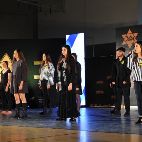 טקס יום הזיכרון לשואה ולגבורה תשע