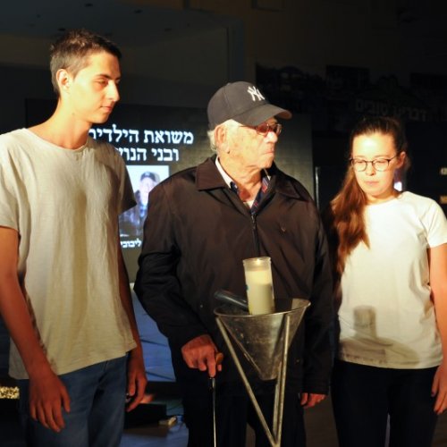 טקס יום הזיכרון לשואה ולגבורה תשע