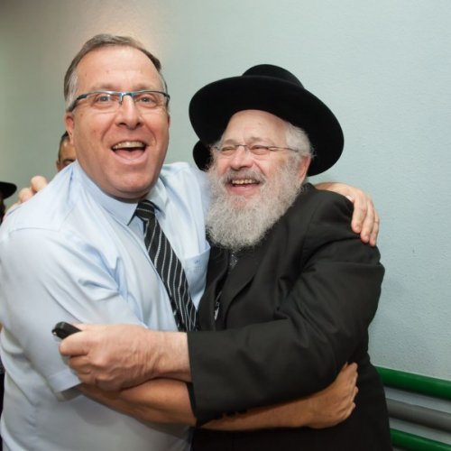 יקיר הקריה - תשע