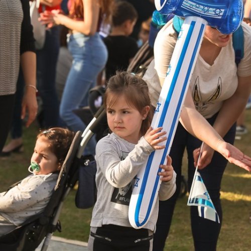 ילדי הגנים חוגגים עצמאות 71 למדינת ישראל