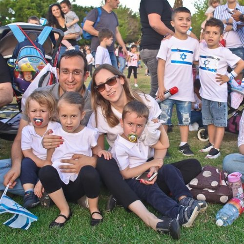 ילדי הגנים חוגגים עצמאות 71 למדינת ישראל