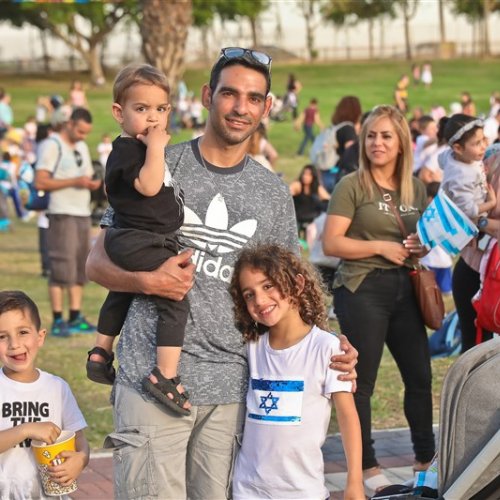 ילדי הגנים חוגגים עצמאות 71 למדינת ישראל
