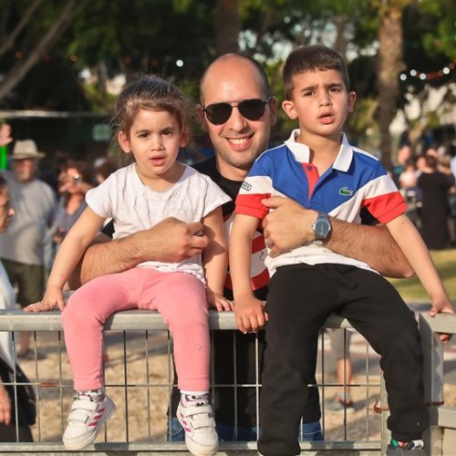 ילדי הגנים חוגגים עצמאות 71 למדינת ישראל