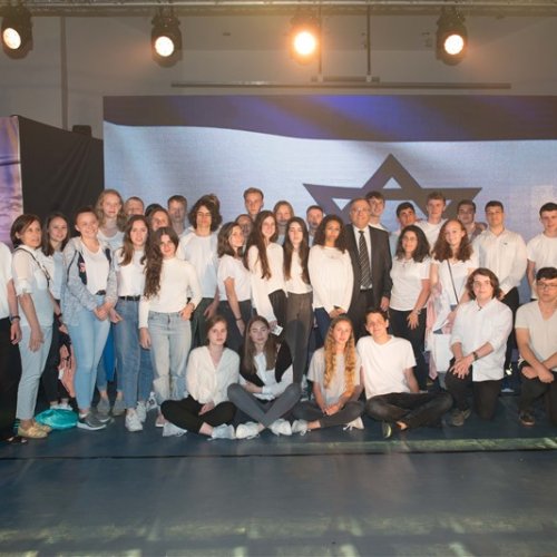 טקס יום הזיכרון לשואה ולגבורה תשע