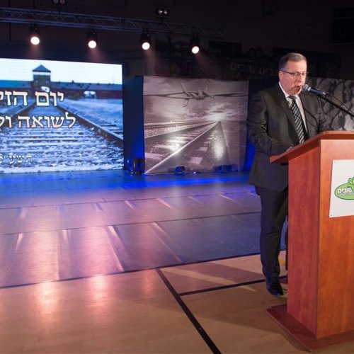 טקס יום הזיכרון לשואה ולגבורה תשע