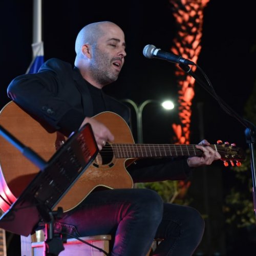 הנוער זוכר ושר - עילי בוטנר וילדי החוץ 