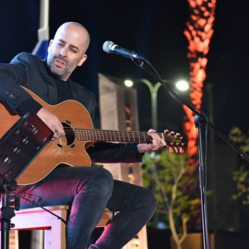 הנוער זוכר ושר - עילי בוטנר וילדי החוץ 