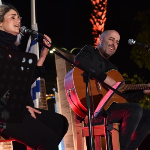 הנוער זוכר ושר - עילי בוטנר וילדי החוץ 