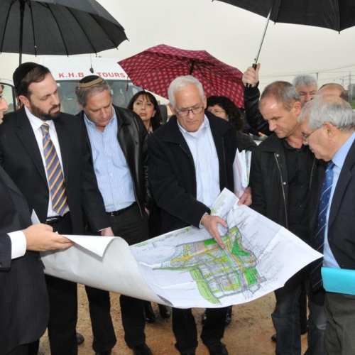 ביקור השר אטיאס - שר הבינוי והשיכון בקרית ביאליק