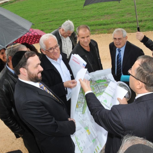 ביקור השר אטיאס - שר הבינוי והשיכון בקרית ביאליק