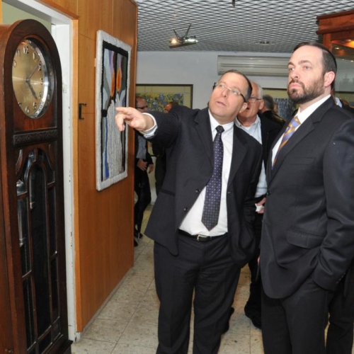 ביקור השר אטיאס - שר הבינוי והשיכון בקרית ביאליק
