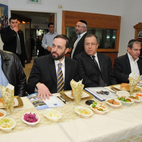 ביקור השר אטיאס - שר הבינוי והשיכון בקרית ביאליק
