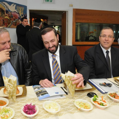 ביקור השר אטיאס - שר הבינוי והשיכון בקרית ביאליק