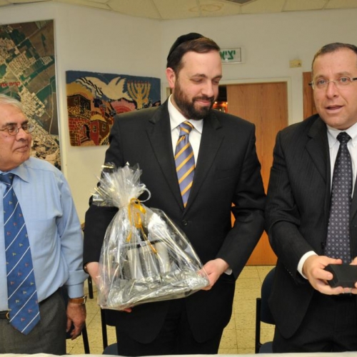 ביקור השר אטיאס - שר הבינוי והשיכון בקרית ביאליק