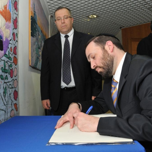 ביקור השר אטיאס - שר הבינוי והשיכון בקרית ביאליק