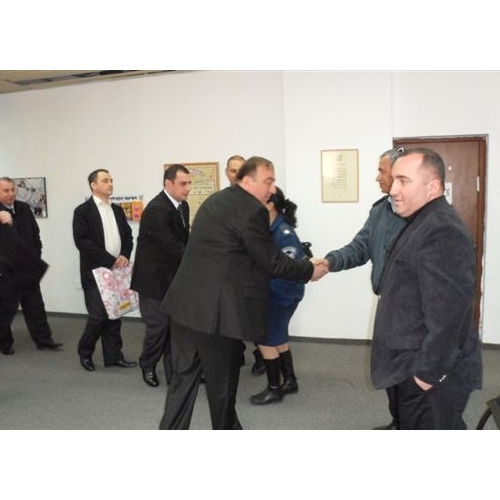 תמונות משלחת מהעיר זסטפוני בגיאורגיה בביקור בנקודת המשטרה בקרית ביאליק