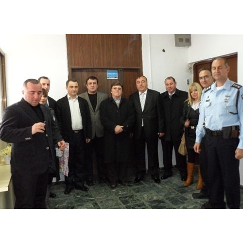 תמונות משלחת מהעיר זסטפוני בגיאורגיה בביקור בנקודת המשטרה בקרית ביאליק