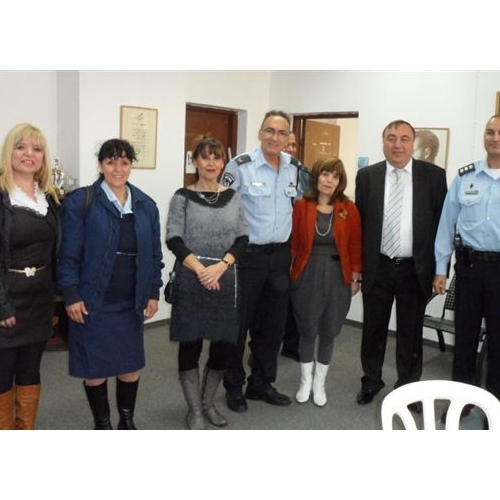 תמונות משלחת מהעיר זסטפוני בגיאורגיה בביקור בנקודת המשטרה בקרית ביאליק