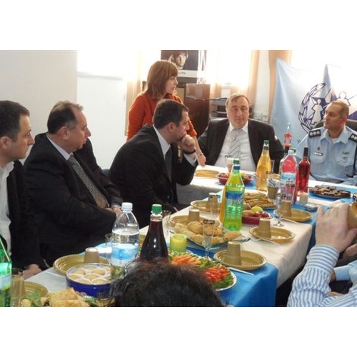 תמונות משלחת מהעיר זסטפוני בגיאורגיה בביקור בנקודת המשטרה בקרית ביאליק