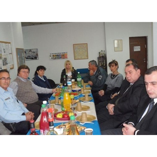 תמונות משלחת מהעיר זסטפוני בגיאורגיה בביקור בנקודת המשטרה בקרית ביאליק