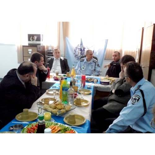 תמונות משלחת מהעיר זסטפוני בגיאורגיה בביקור בנקודת המשטרה בקרית ביאליק