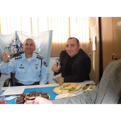 תמונות משלחת מהעיר זסטפוני בגיאורגיה בביקור בנקודת המשטרה בקרית ביאליק