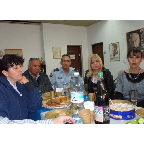 תמונות משלחת מהעיר זסטפוני בגיאורגיה בביקור בנקודת המשטרה בקרית ביאליק