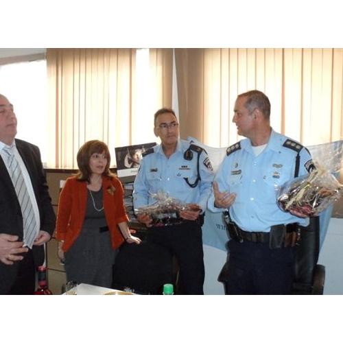 תמונות משלחת מהעיר זסטפוני בגיאורגיה בביקור בנקודת המשטרה בקרית ביאליק