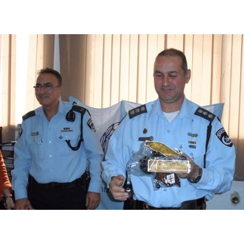 תמונות משלחת מהעיר זסטפוני בגיאורגיה בביקור בנקודת המשטרה בקרית ביאליק