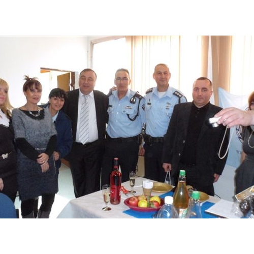 תמונות משלחת מהעיר זסטפוני בגיאורגיה בביקור בנקודת המשטרה בקרית ביאליק