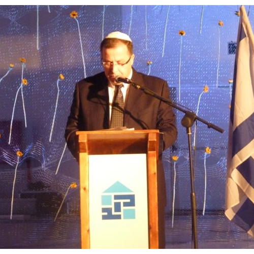  טקס יום הזיכרון לשואה ולגבורה תשע