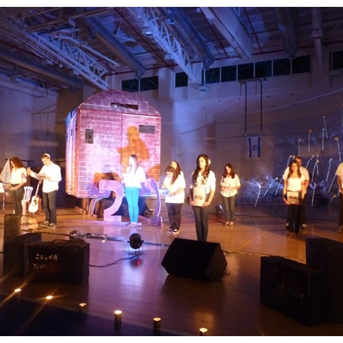  טקס יום הזיכרון לשואה ולגבורה תשע