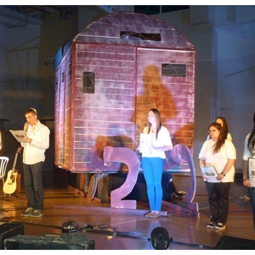  טקס יום הזיכרון לשואה ולגבורה תשע