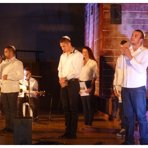  טקס יום הזיכרון לשואה ולגבורה תשע