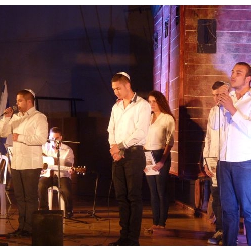  טקס יום הזיכרון לשואה ולגבורה תשע