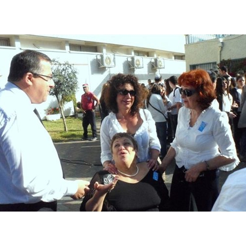 תמונות טקס יום הזיכרון לנופלים בקרית החינוך ע