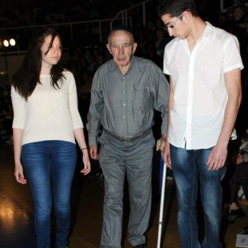 טקס יום הזיכרון לשואה ולגבורה תשע