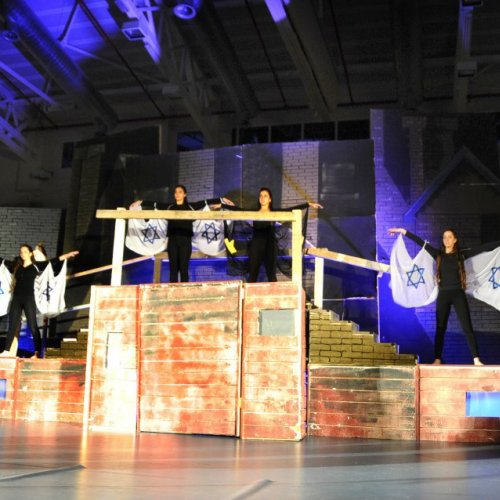 טקס יום הזיכרון לשואה ולגבורה תשע