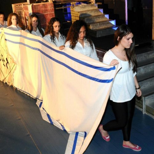 טקס יום הזיכרון לשואה ולגבורה תשע