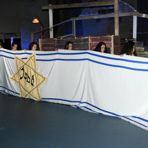 טקס יום הזיכרון לשואה ולגבורה תשע