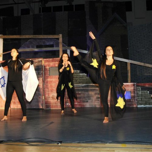 טקס יום הזיכרון לשואה ולגבורה תשע