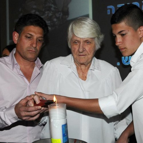 טקס יום הזיכרון לשואה ולגבורה תשע