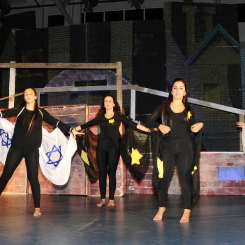 טקס יום הזיכרון לשואה ולגבורה תשע