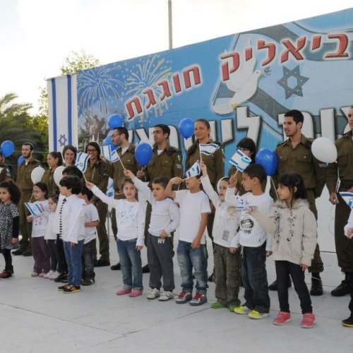 ילדי הגנים חוגגים עצמאות 65 למדינת ישראל