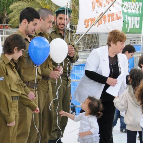 ילדי הגנים חוגגים עצמאות 65 למדינת ישראל