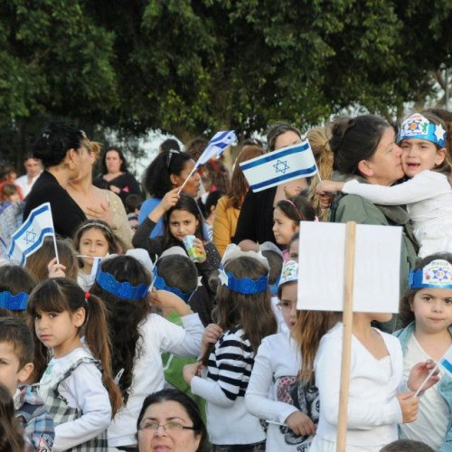 ילדי הגנים חוגגים עצמאות 65 למדינת ישראל